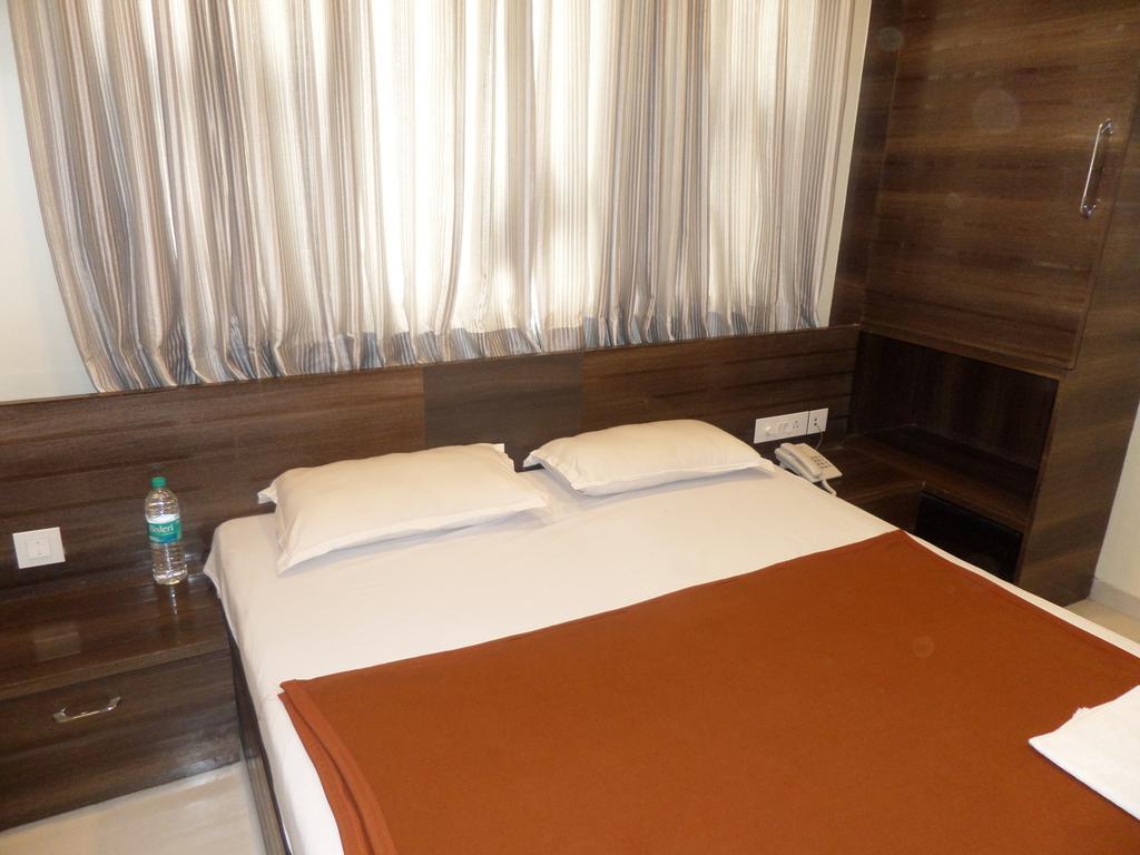 Sai Heera Residency Hotell Shirdi Rom bilde